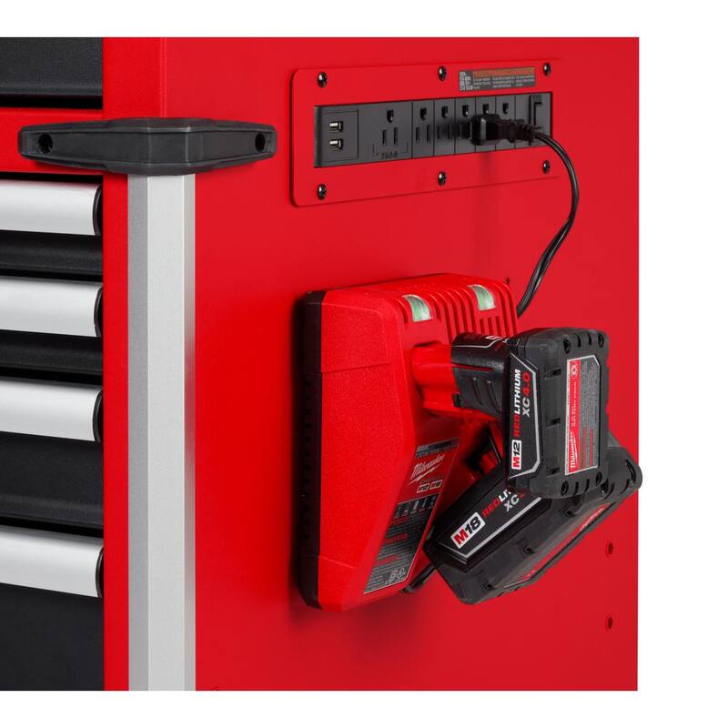 Almacenamiento de herramientas Milwaukee 52 pulgadas de ancho x 22 pulgadas de profundidad Gabinete de banco de trabajo móvil rojo resistente - 48-22-8559