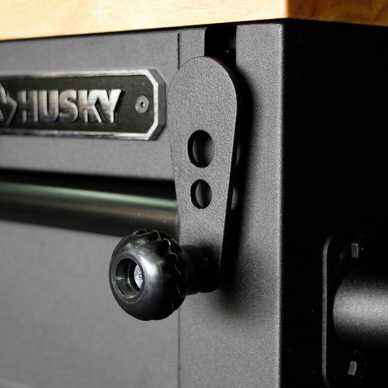 Banco de trabajo móvil de 9 cajones pesado Husky de 52 pulgadas de ancho x 25 pulgadas de profundidad con encimera de madera dura ajustable en altura en negro mate - HOLC5209BB1M