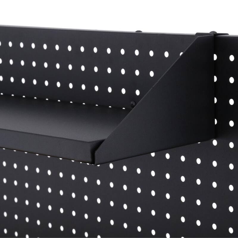 Mesa de trabajo móvil Husky de 10 cajones y 1 puerta con tope de madera dura, panel perforado y repisa en negro mate de 61 pulgadas de ancho x 26 pulgadas de profundidad.