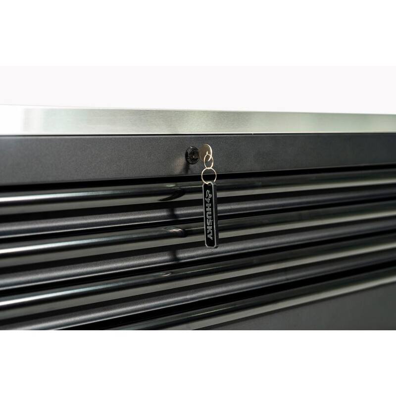 Husky Almacenamiento de herramientas resistente 96 pulgadas de ancho x 24 pulgadas de profundidad Gabinete de banco de trabajo móvil negro mate con parte superior de acero inoxidable - HOTC9624BB1M