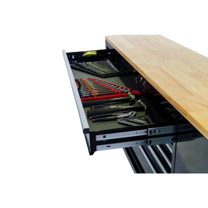 Banco de trabajo móvil con 9 cajones y tapa de madera en negro brillante de 84 pulgadas de ancho x 18 pulgadas de profundidad.