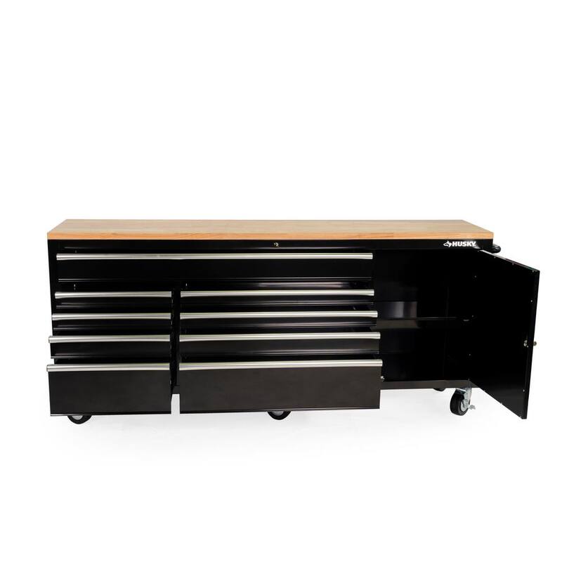 Banco de trabajo móvil con 9 cajones y tapa de madera en negro brillante de 84 pulgadas de ancho x 18 pulgadas de profundidad.