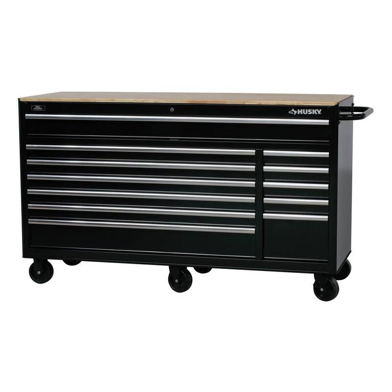 Banco de trabajo móvil con 12 cajones y parte superior de madera sólida en negro brillante de Husky 66 pulg. de ancho x 24 pulg. de profundidad - 76812A24