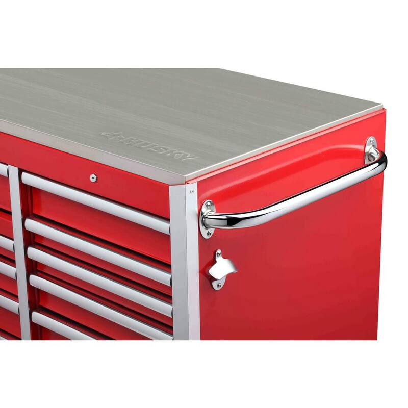 Banco de trabajo móvil con gabinete de 15 cajones pesado de 72 pulgadas de ancho por 24 pulgadas de profundidad con tapa de acero inoxidable en rojo brillante. - H72MWC15RDL