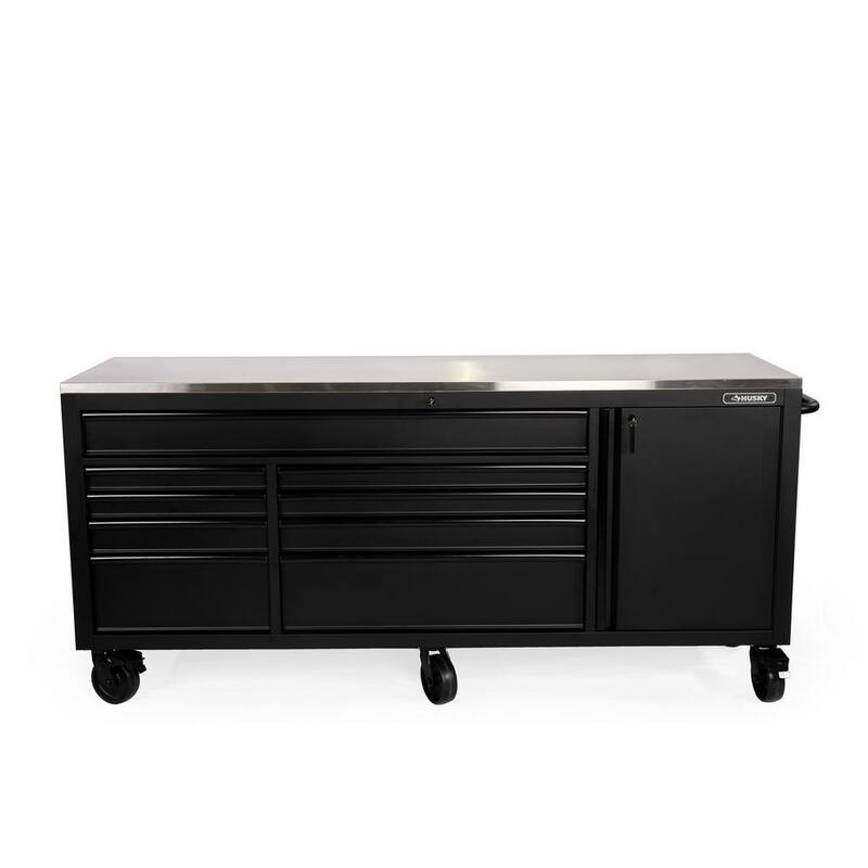 Banco de trabajo móvil Husky de servicio pesado con 9 cajones, tapa de acero inoxidable en negro mate de 84 pulgadas de ancho por 24 pulgadas de profundidad - HOTC8409BB1M