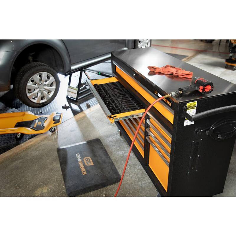 Caja de herramientas con ruedas de acero recubierto en polvo de color naranja y negro de GEARWRENCH GSX de 52 pulgadas de ancho x 18 pulgadas de profundidad con 11 cajones y encimera de acero inoxidable - 83247