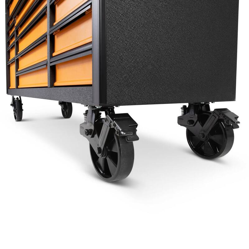 Gabinete rodante de herramientas de 72 pulgadas de ancho x 25 pulgadas de profundidad con 18 cajones en color naranja y negro, con encimera de acero inoxidable y jaladeras negras