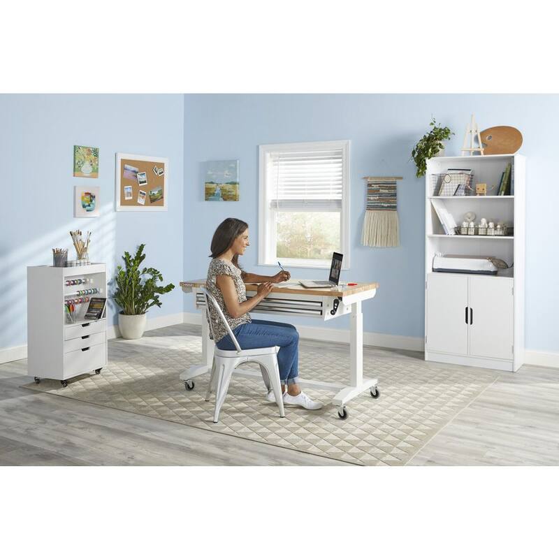 Husky 52 pulgadas de ancho x 24 pulgadas de profundidad Mesa de trabajo con banco de trabajo de altura ajustable de 2 cajones de acero y superficie de madera maciza en color blanco - HOLT5202BJ2