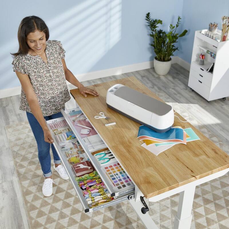 Husky 52 pulgadas de ancho x 24 pulgadas de profundidad Mesa de trabajo con banco de trabajo de altura ajustable de 2 cajones de acero y superficie de madera maciza en color blanco - HOLT5202BJ2