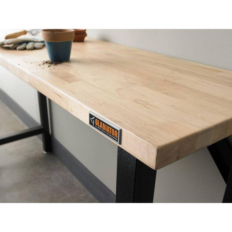 Gladiador listo para ensamblar 66 pulgadas de ancho x 20 pulgadas de profundidad banco de trabajo con parte superior de madera dura - GAWB66HWGG