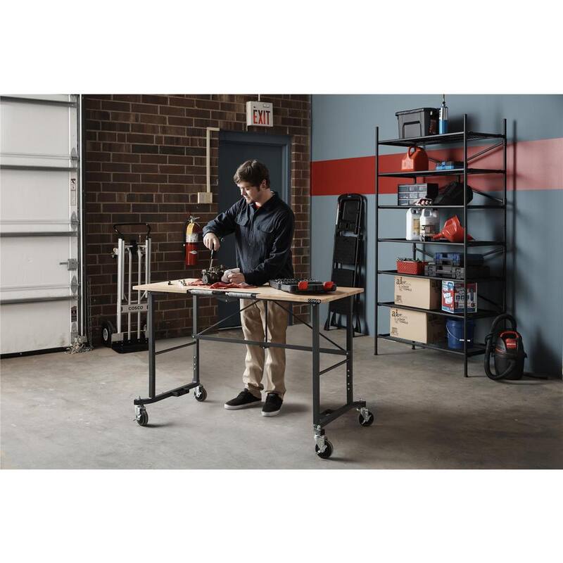 Banco de trabajo plegable portátil Smartfold de 52 pulgadas de ancho por 26 pulgadas de profundidad con cubierta de madera dura - 66760DKG1E
