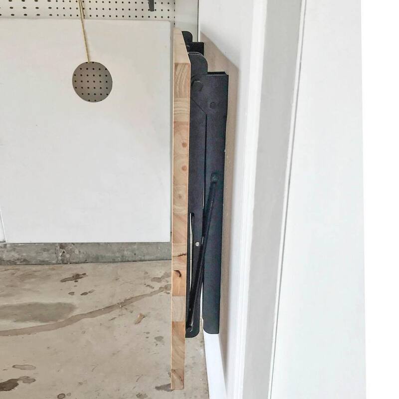 Banco de trabajo plegable montado en la pared de 23 pulg. de ancho x 48 pulg. de largo - 808339