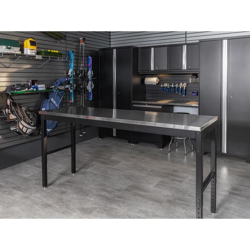 Banco de trabajo negro de la Serie Pro de NewAge Products de 72 pulgadas de ancho x 24 pulgadas de profundidad con encimera de acero inoxidable - 55948.