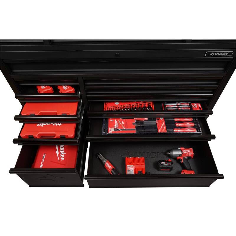Tórax de herramientas rodante de combinación de 23 cajones de alta resistencia de 56 pulgadas de ancho x 22 pulgadas de profundidad con gabinete superior en negro mate - HOTC5623BB2S