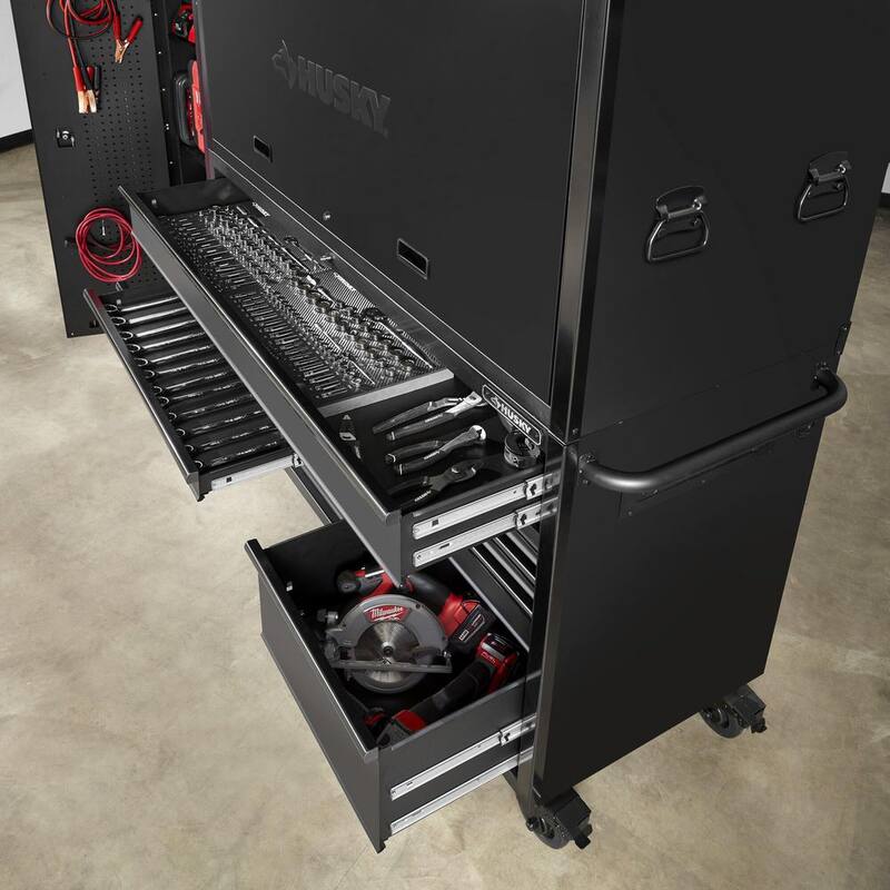 Husky 62 pulgadas de ancho x 24 pulgadas de profundidad Banco de trabajo móvil de 10 cajones de servicio pesado con parte superior de trabajo de acero inoxidable y combo de tocador en negro mate - HOTC6210BB1S