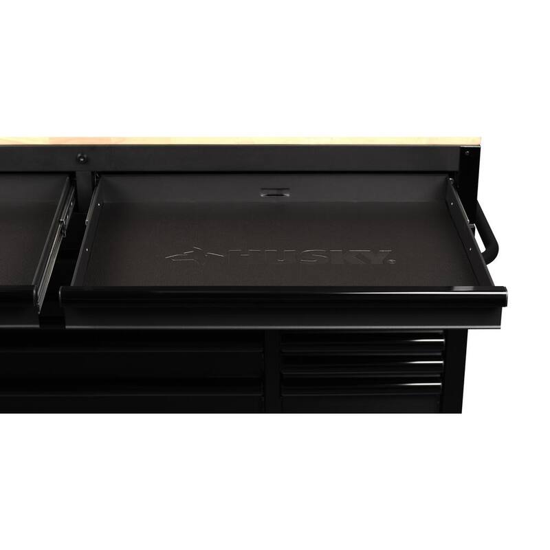 Almacenamiento de herramientas Husky de 61 pulgadas de ancho x 23 pulgadas de profundidad, cofre de herramientas superior resistente con elevador - 61HUTCH