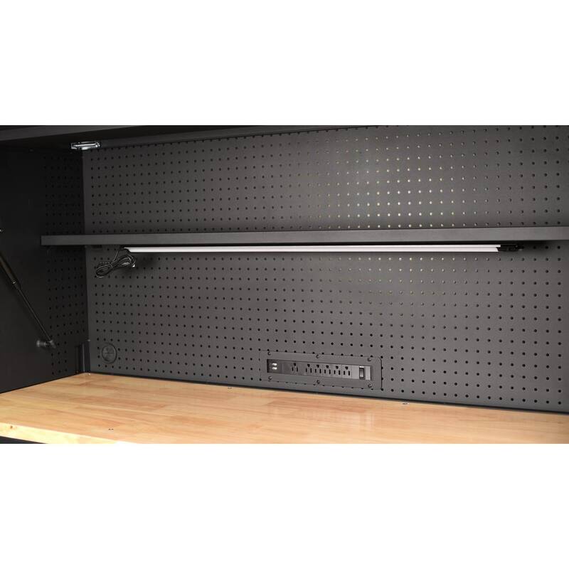 Almacenamiento de herramientas Husky de 61 pulgadas de ancho x 23 pulgadas de profundidad, cofre de herramientas superior resistente con elevador - 61HUTCH