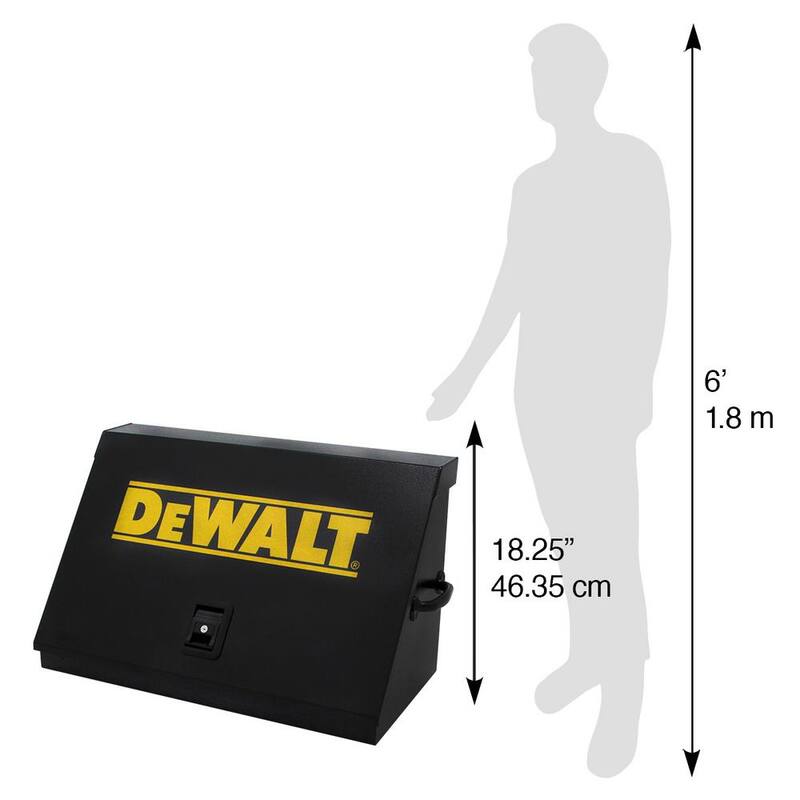 DEWALT 30 pulgadas de ancho x 15 pulgadas de profundidad. Caja de herramientas portátil con parte superior triangular para sockets, llaves y desarmadores en negro con recubrimiento en polvo - DXTB30BB