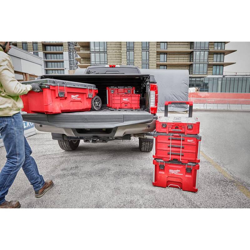 Milwaukee PACKOUT 20 in. Deep Small Parts Organizer with 6 Compartments and Quick Adjust Dividers - 48-22-8432
