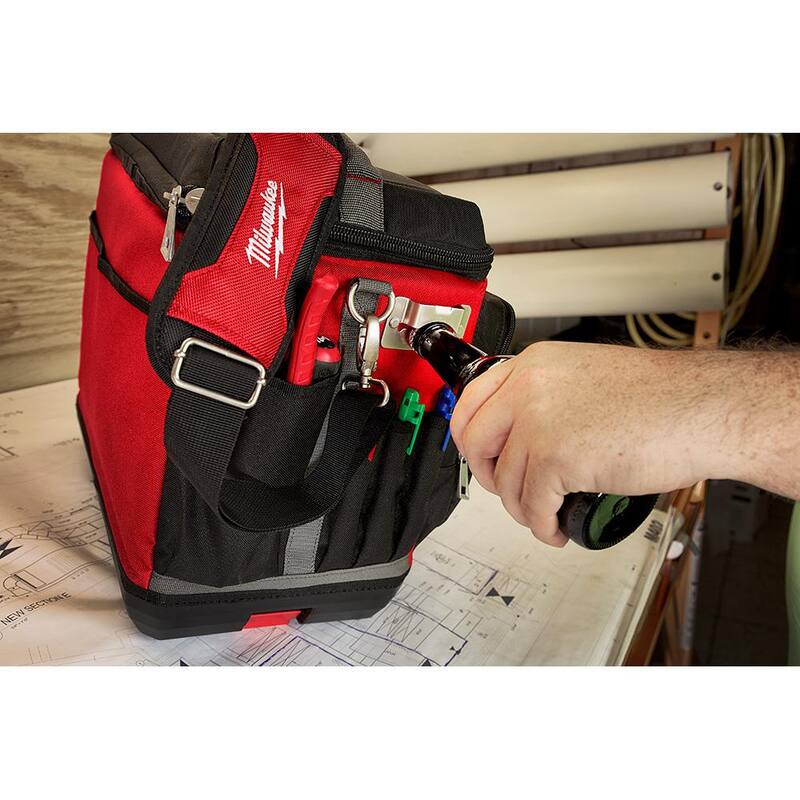 Milwaukee 15.75 in. PACKOUT Cooler Bag - 48-22-8302