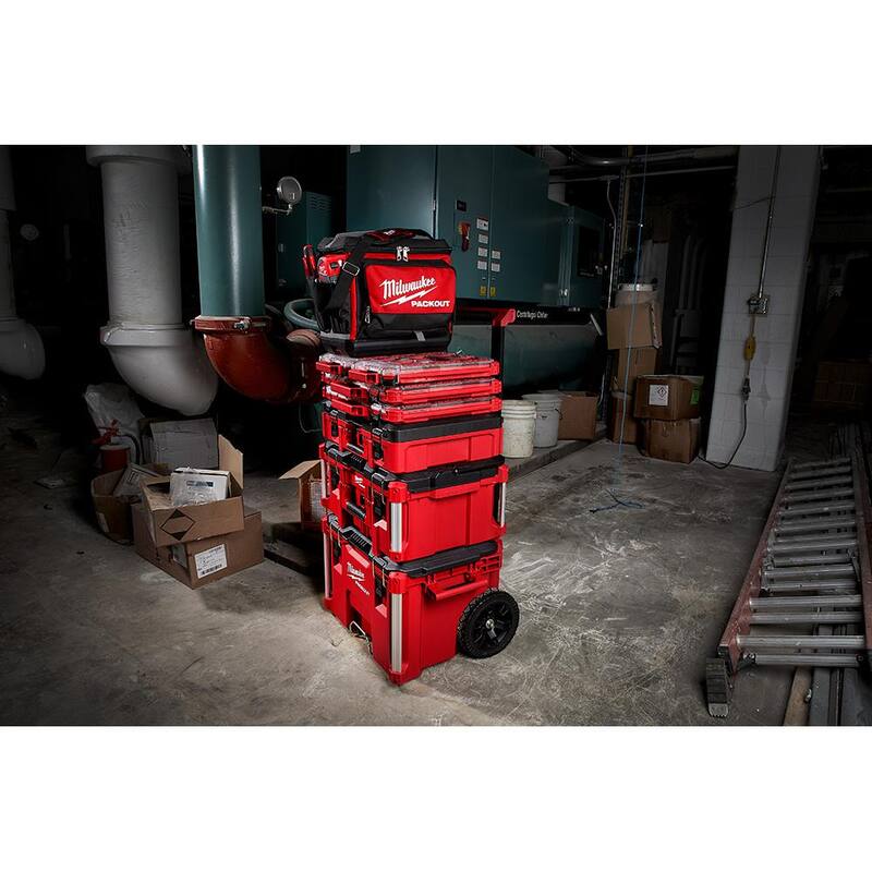 Milwaukee 15.75 in. PACKOUT Cooler Bag - 48-22-8302