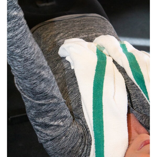 Power Towels Gym Power Bath Towels Green Center Stripe 22 x44 , 12PK - PWR-2244-6GRCS