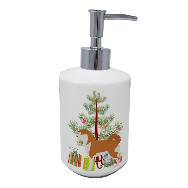 Carolines Treasures 7 x 3.5 in. Akita Merry Christmas Tree Ceramic Soap Dispenser - BB2990SOAP