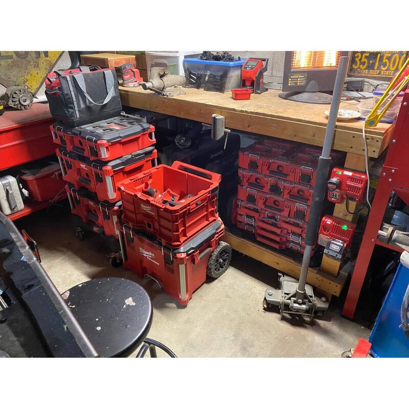 Milwaukee PACKOUT 22 in. Rolling Tool Box and 19 in. Tool Tray - 48-22-8426-8045