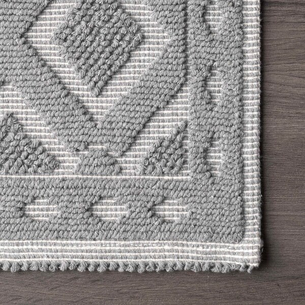 Nuloom Colton Textured Geometric Trellis Bath Mat 1ft 5in x 2ft - PSKO03A-1502
