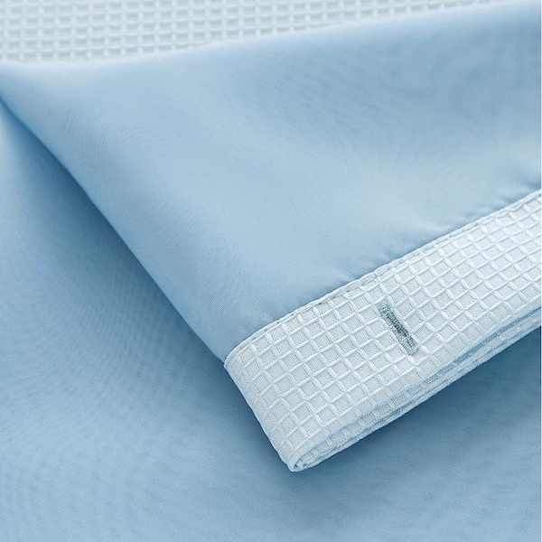 Homeroots 72 x 70 x 1 in. Light Blue Sheer & Grid Shower Curtain & Liner Set - 399760