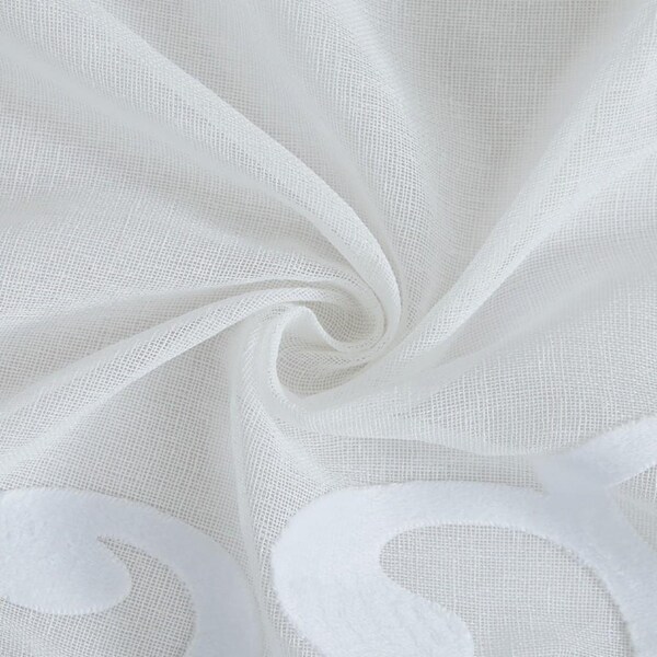 Homeroots 72 x 70 x 1 in. White Contemporary Velvet Scroll Shower Curtain - 399748