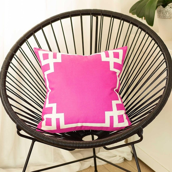 Gfancy Fixtures Pink & White Geometric Decorative Throw Pillow Cover - 18 x 18 in. - GF3665300