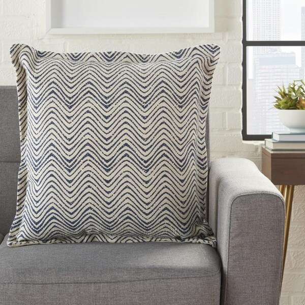 Homeroots 20 x 20 in. Indigo & Ivory Waves Throw Pillow - 386098