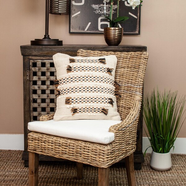 Homeroots 17.72 x 17.72 x 4 in. Creamy & Beige Textured Throw Pillow - 383181