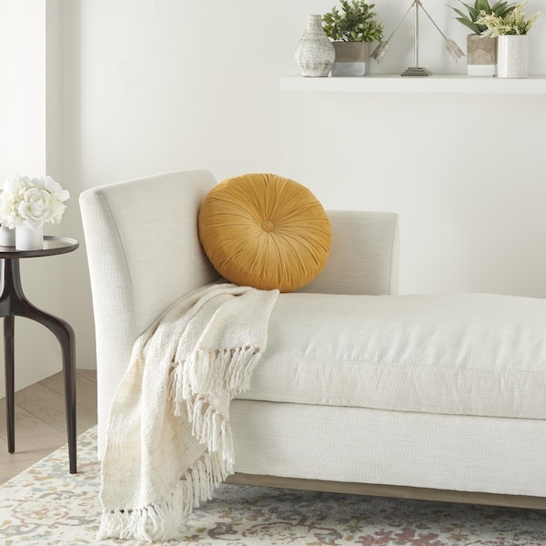 Homeroots 16 x 16 in. Mustard Tufted Round Throw Pillow - 386289