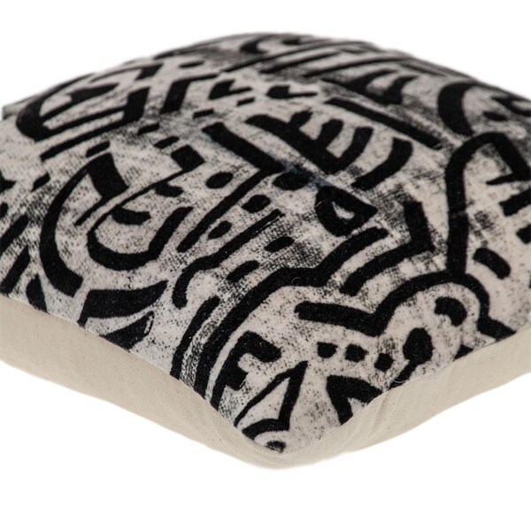 Homeroots 16 x 16 x 5 in. Black & White Abstract Velvet Throw Pillow - 383092