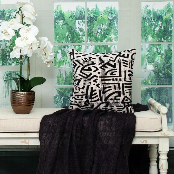 Homeroots 16 x 16 x 5 in. Black & White Abstract Velvet Throw Pillow - 383092