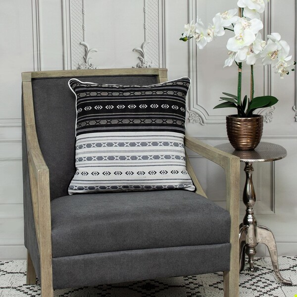 Homeroots 20 x 20 x 5 in. Black & White Abstract Accent Pillow - 383121