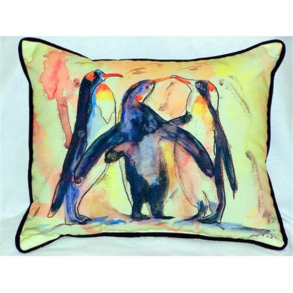 Betsy Drake Betsy Drake HJ097 Penguins Large Indoor-Outdoor Pillow 16 in. x 20 in. - HJ097