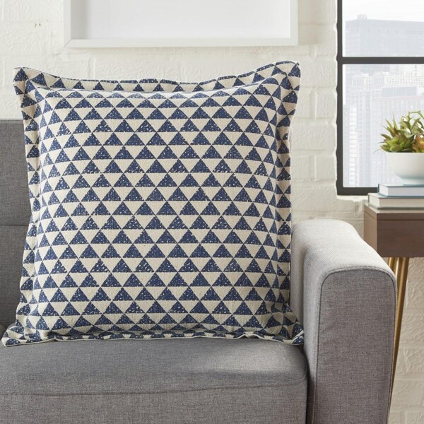 Homeroots 20 x 20 in. Indigo & Ivory Triangle Design Throw Pillow - 386096