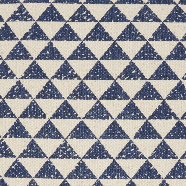 Homeroots 20 x 20 in. Indigo & Ivory Triangle Design Throw Pillow - 386096