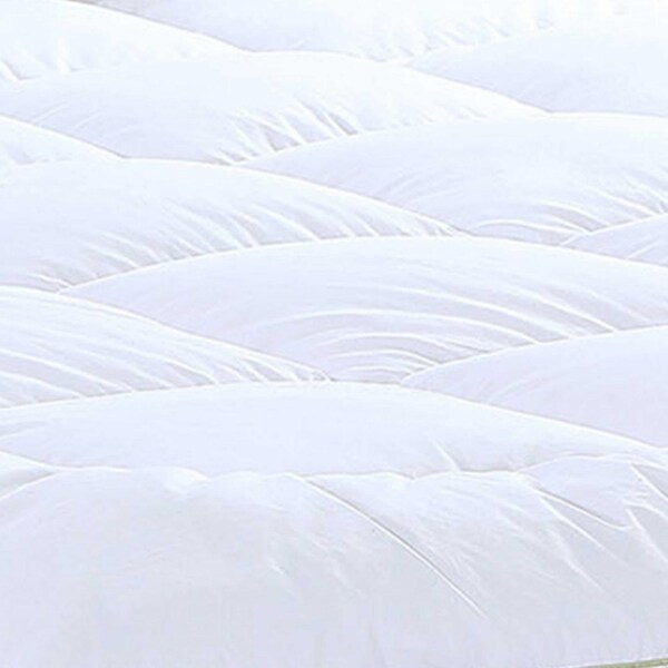 Homeroots HomeRoots 303540 17.5 x 60 x 80 in. Queen Size Christies Home Living Square Quilted Accent Piping Mattress Pad - 303540