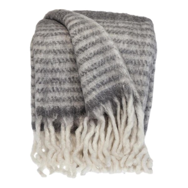Homeroots Super Soft Gray & White Chevron & Striped Handloomed Throw Blanket - 402924