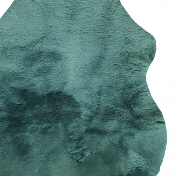 Homeroots 2 x 4 ft. Green Natural Off White Medical Grade Sheepskin Throw Blanket - 388646