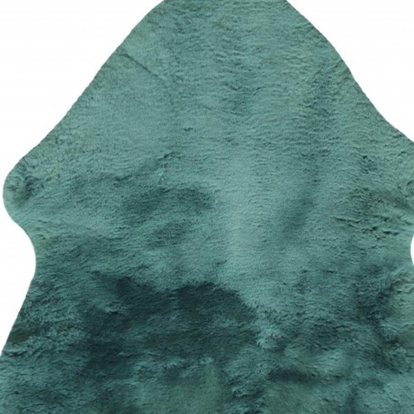 Homeroots 2 x 4 ft. Green Natural Off White Medical Grade Sheepskin Throw Blanket - 388646
