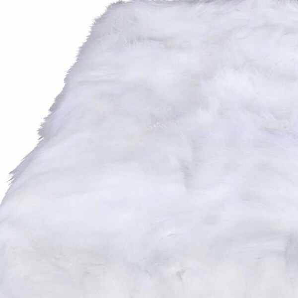 Homeroots 2 x 50 x 60 in. 100 Natural Rabbit Fur White Throw Blanket - 358165