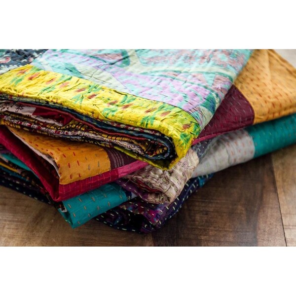 Homeroots 0.1 x 60 x 90 in. Kantha Silk Throw Quilt Blanket - 293213