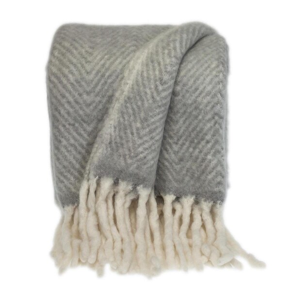 Palacedesigns Super Soft Gray & White Chevron Handloomed Throw Blanket - PA3670305