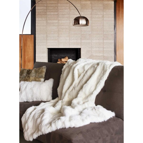 Gfancy Fixtures 2 x 50 x 60 in. 100 Natural Rabbit Fur White Throw Blanket - GF3094455