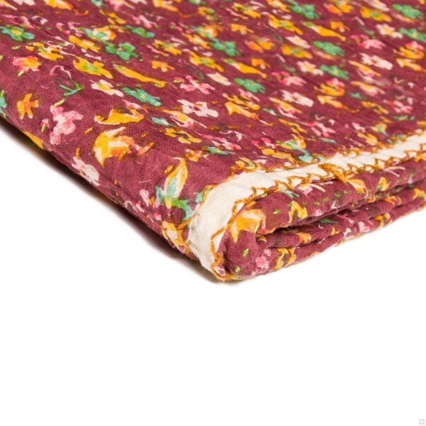 Homeroots 50 x 70 in. Kantha Cotton Throw - 300 - 293211